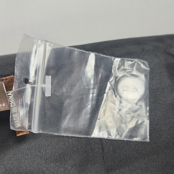 NWOT J. McLaughlin Black Gold Metallic Floral Jacquard Zip Front Skirt Size 2 - Picture 10 of 13